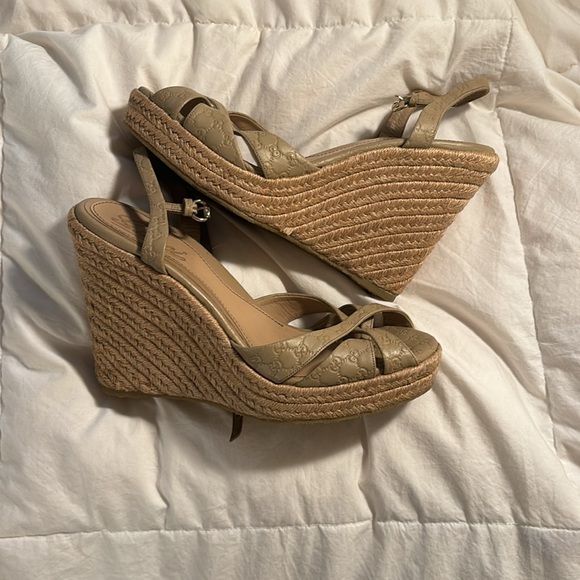 Gucci sandal wedges size 7 - Picture 2 of 4